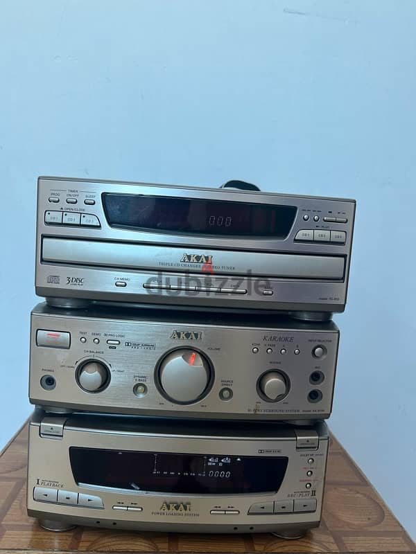 AKAI Cassette with  3 Cd changer 5