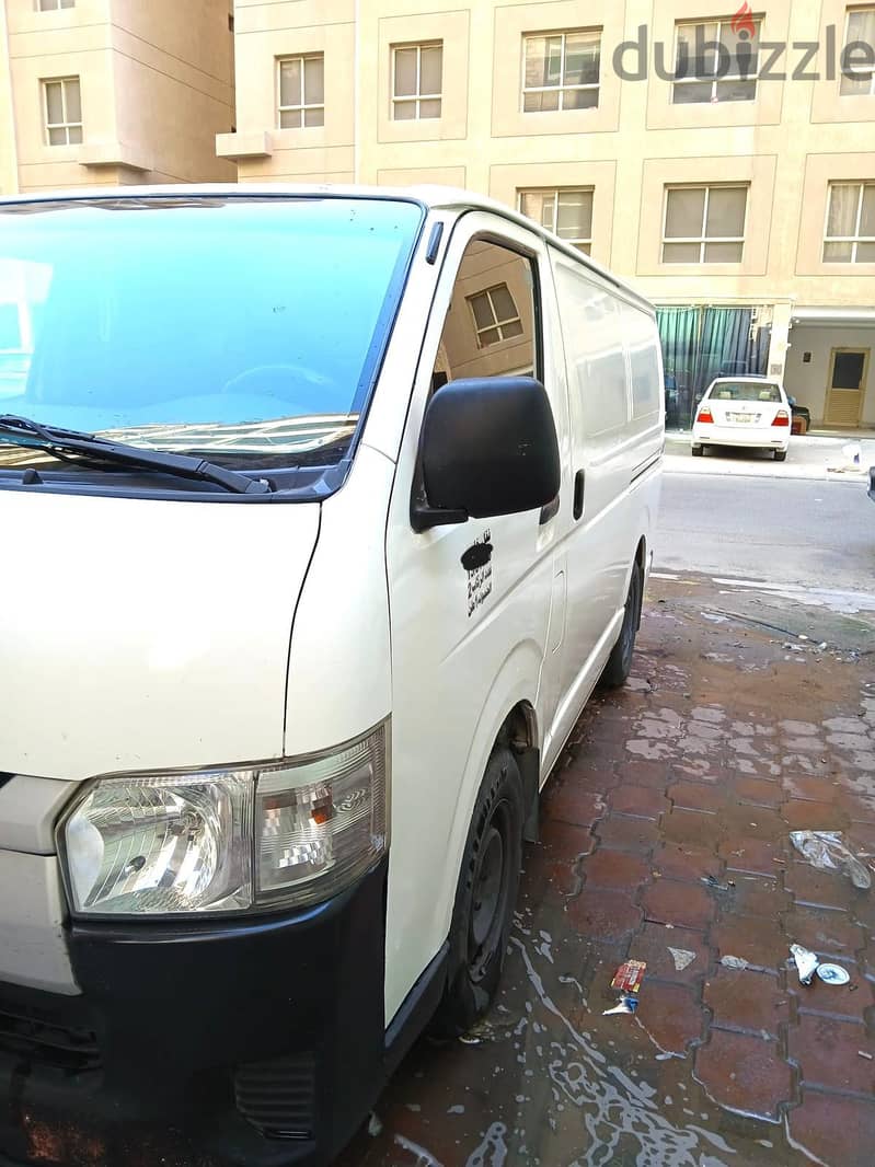 Toyota Hiace 2018 4