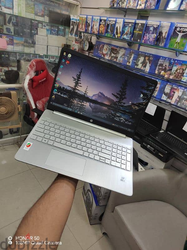 hp 15 laptop core i3 10 generation Ram 12 Hard ssd جيل عاشر حالة جديد 7