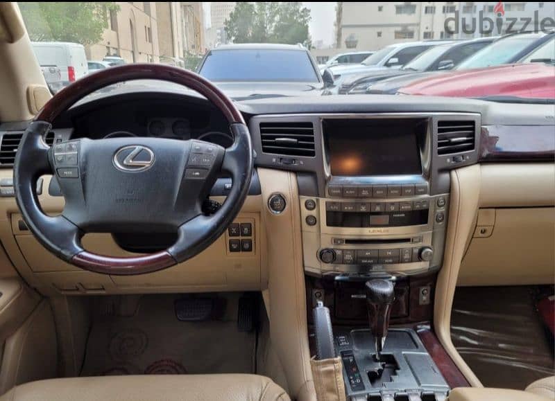 Lexus LX-Series 2009 3