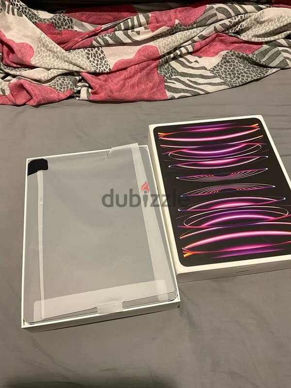 iPad Pro 6 generation 12.9 M2 512GB 5G + WiFi cellular 4