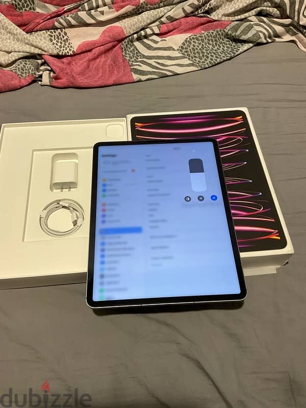 iPad Pro 6 generation 12.9 M2 512GB 5G + WiFi cellular 7