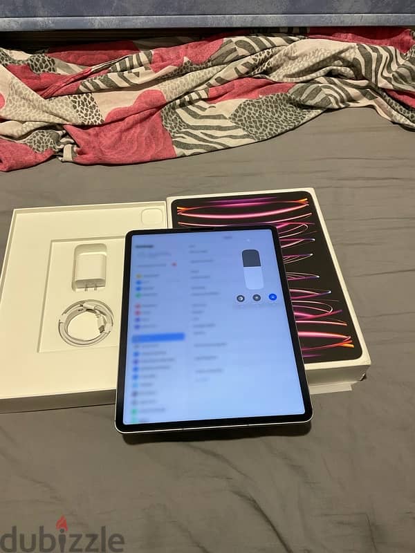 iPad Pro 6 generation 12.9 M2 512GB 5G + WiFi cellular 8