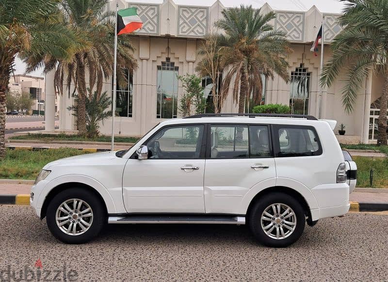 Mitsubishi Pajero GLS - 2015 2