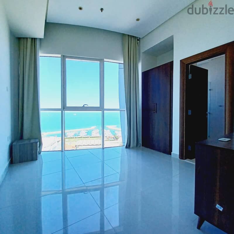 Full floor apartment with sea view for rent in Salmiya 2