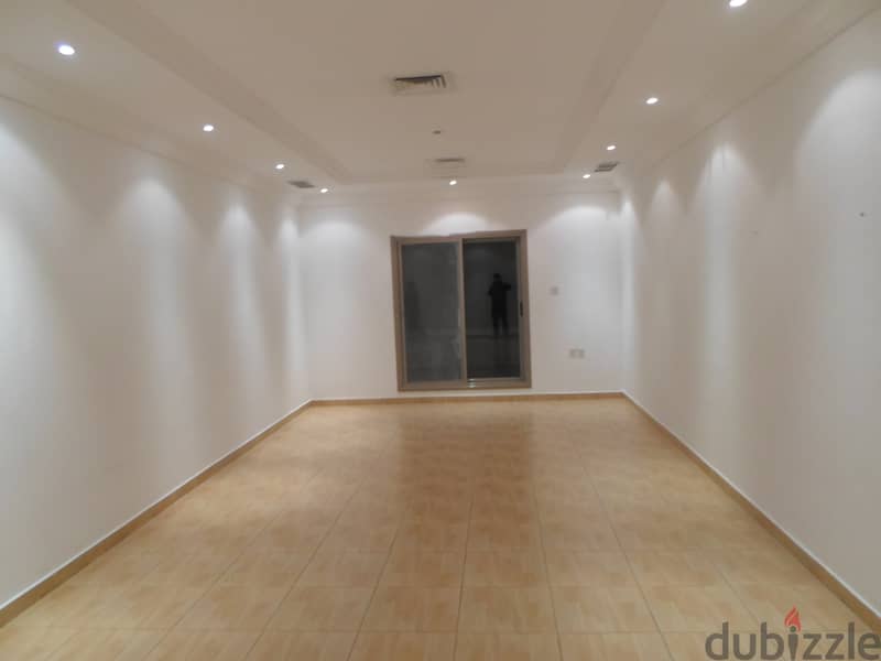 Great 3 bedroom apt in egaila. close to gate mall & aum 0