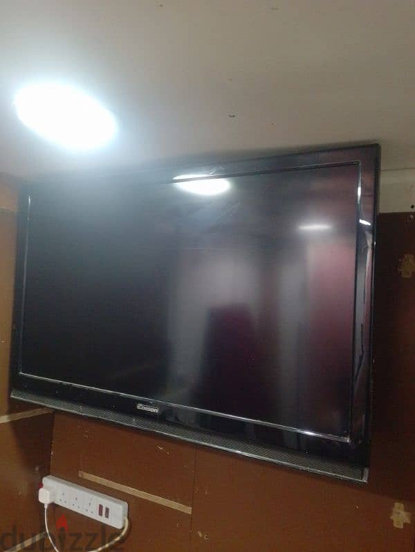 good condition condition tv 42 ench 1