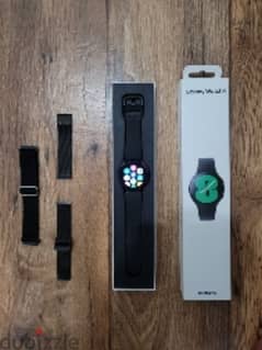 Galaxy Watch 4 and box. Excellent Condition,Straps free,4 months used. 0