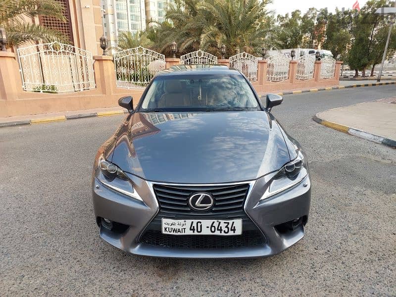 Lexus IS200t . 2016 1