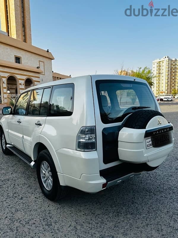 Mitsubishi Pajero 2013 1