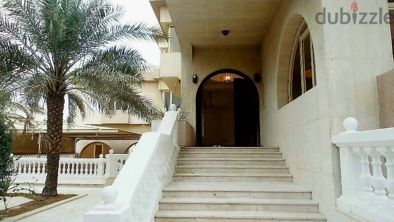 Yarmouk fantastic 9 BR villa with garden and pool 4