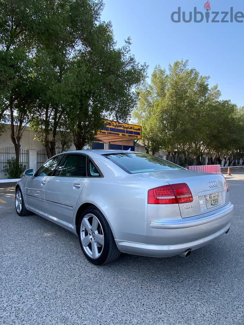 Audi A8L 2010 5