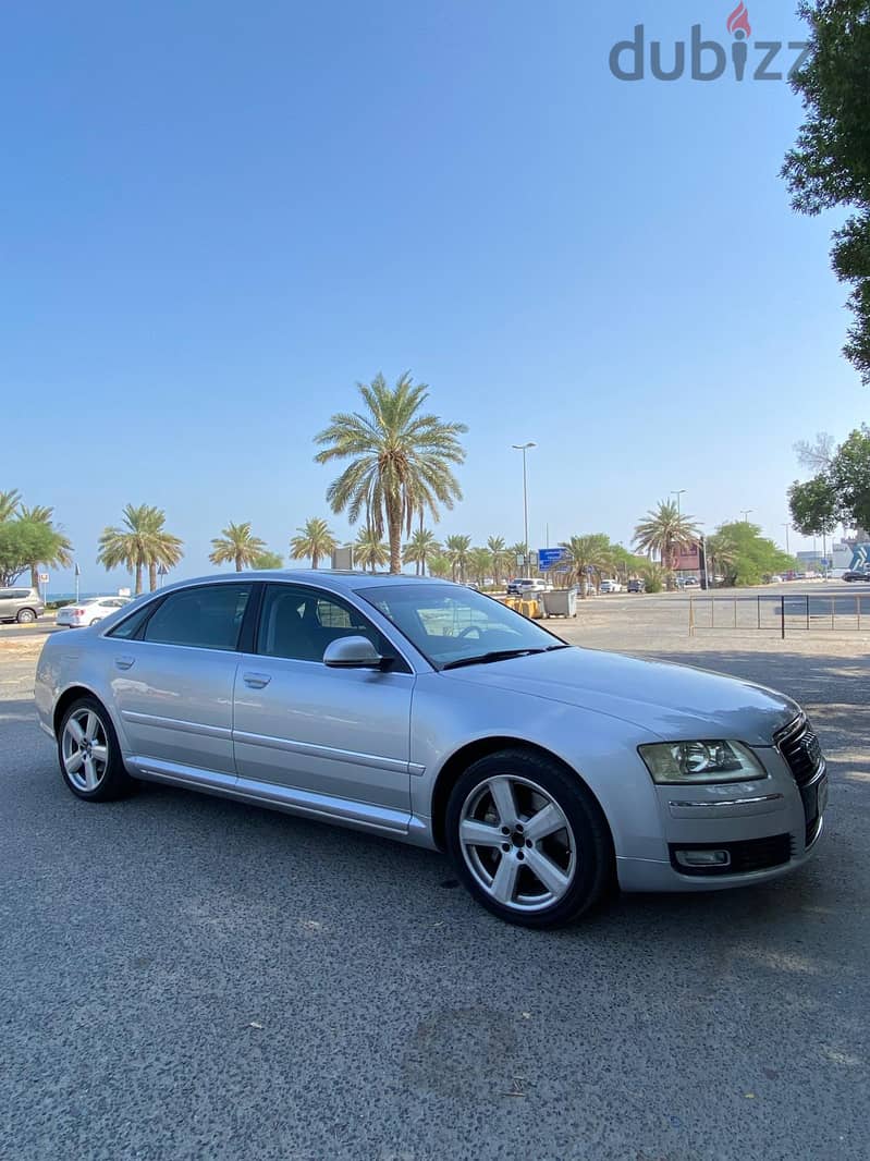 Audi A8L 2010 9