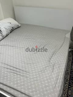 bed with mattress size 180*200