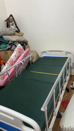 Fully Functioning Medical Bed Available for sale 0