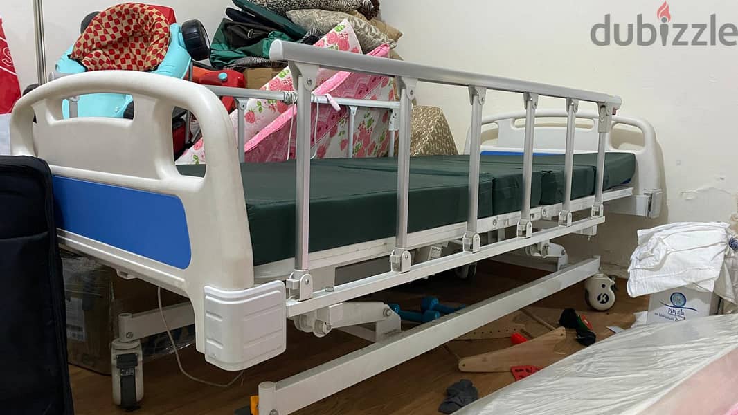 Fully Functioning Medical Bed Available for sale 1