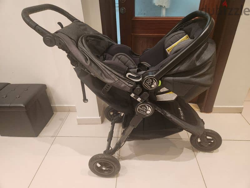 2 in 1 - Stroller + Car Seat 3