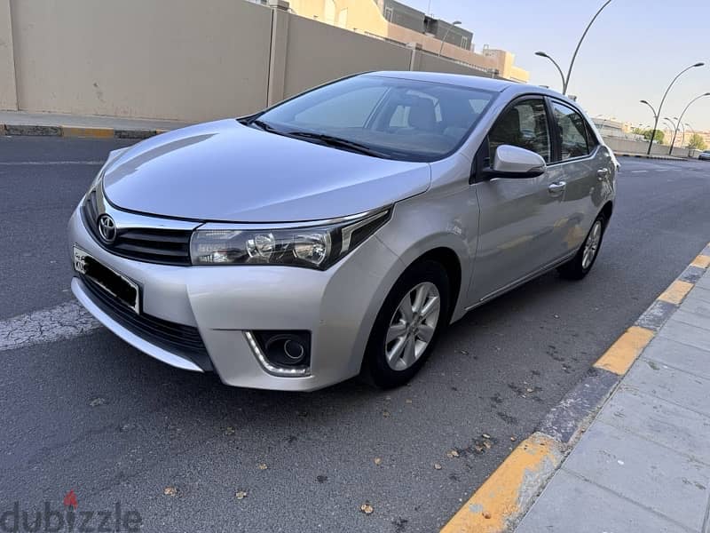 Toyota Corolla 2015 original paint (2.0 engine ) 2