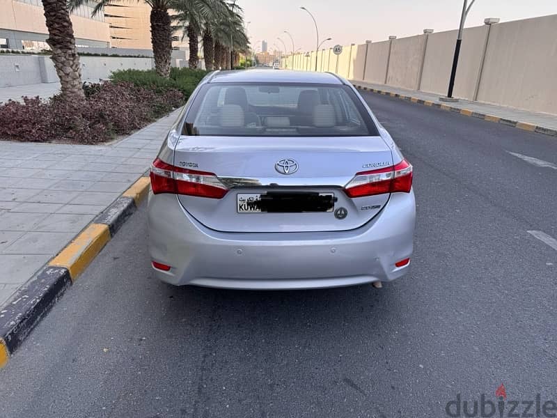 Toyota Corolla 2015 original paint (2.0 engine ) 4