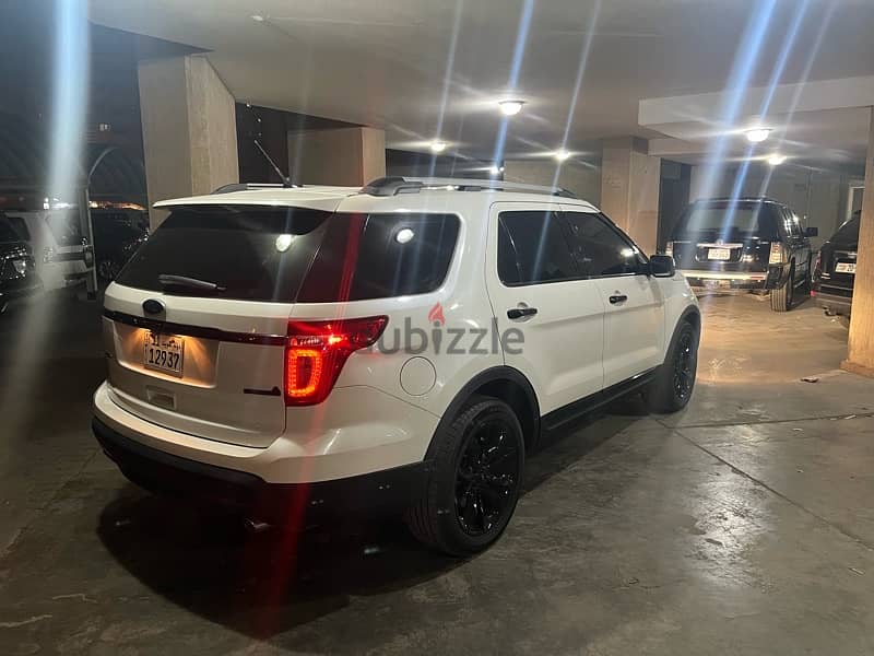 Ford Explorer Limited 2011 3