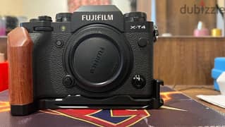 fujifilm XT 4 like mint condition with L bracket 250 KWD 0