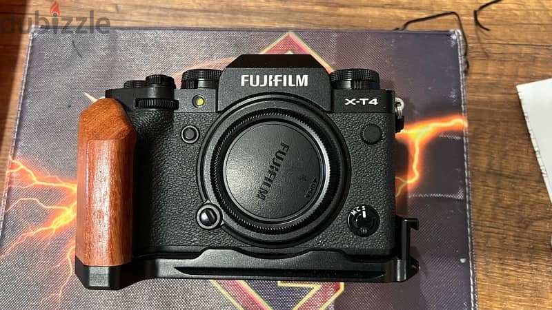 fujifilm XT 4 like mint condition with L bracket 250 KWD 2