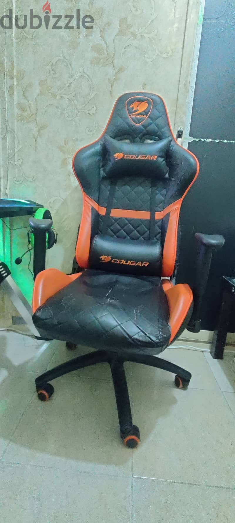 SELLING My Gaming Table (RGB) & Gaming Chair Cougar 4