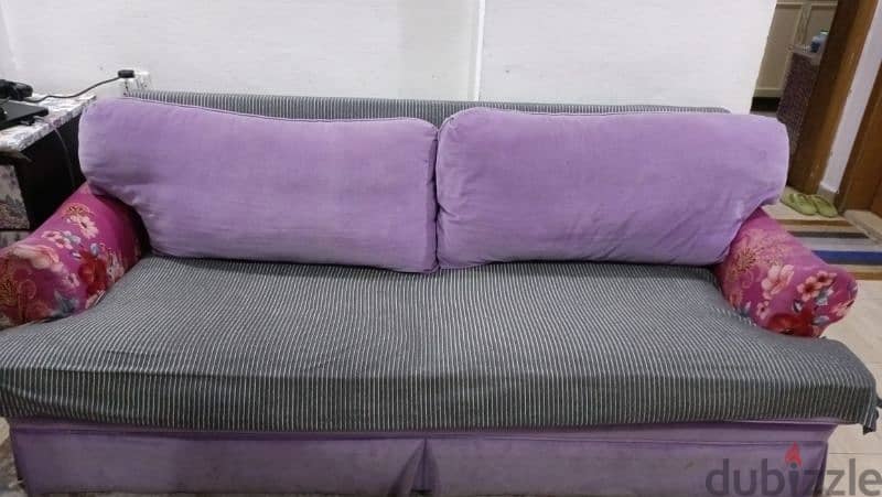 Sofa in good condition 4