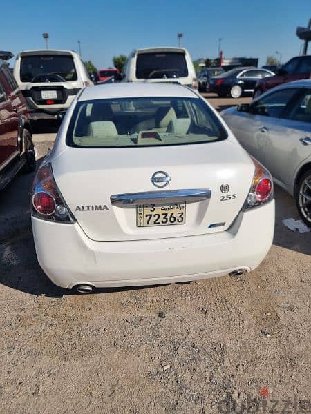 Nissan Altima 2011 4