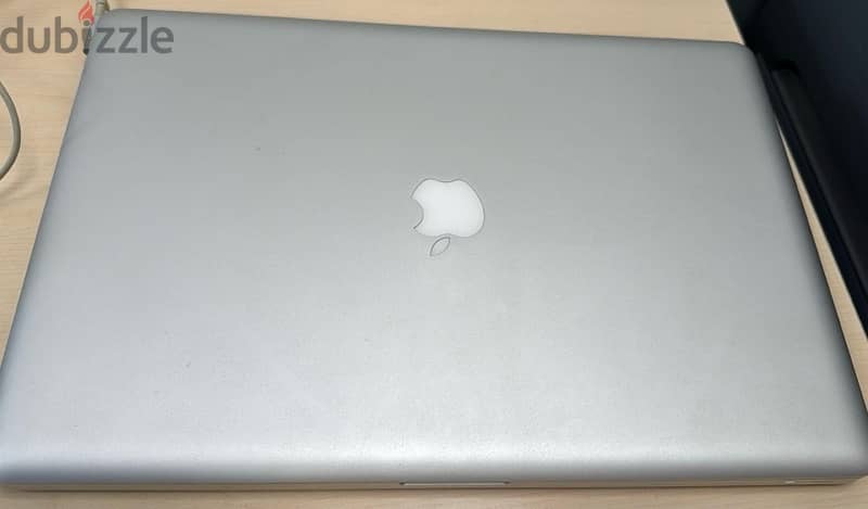 Macbook pro 17 inch for Sale  للبيع 4