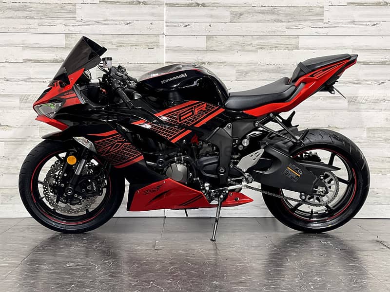 2022 Kawasaki Ninja zX-6R (+97466574363) 1