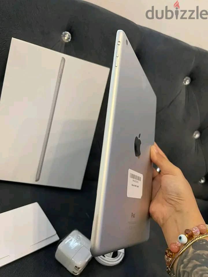 iPad Air 1st Generation 16 GB/ 32 GB 6