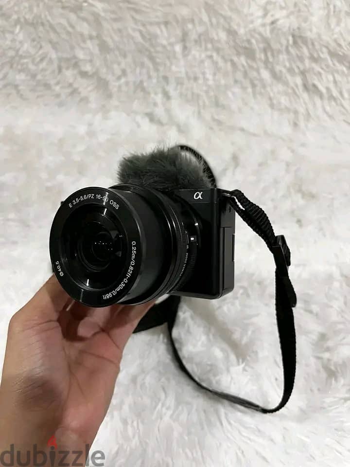 FOR SALE Sony ZV-E10 Mirrorless camera 3