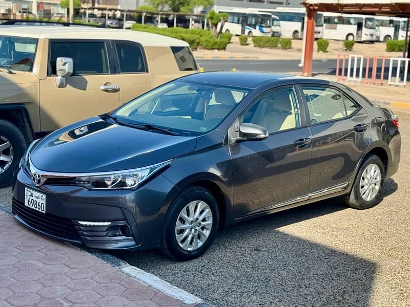 Toyota Corolla 2019 2.0 L, 67000 kilometres alsayer service 5