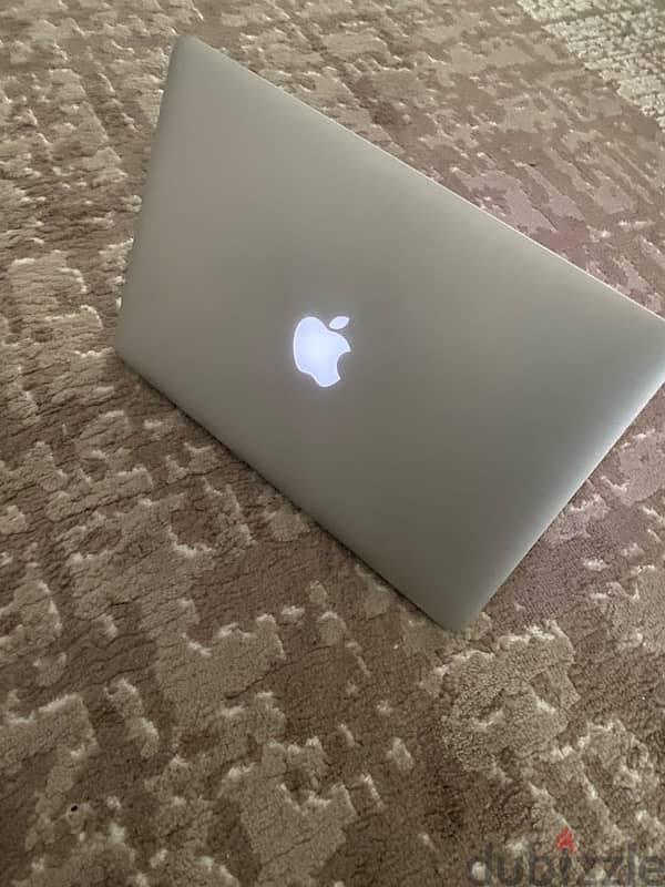 MacBook Pro 2015 13.3 Retina display very clean 4