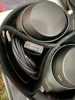 Sony Wh1000xm4 like new condition 0