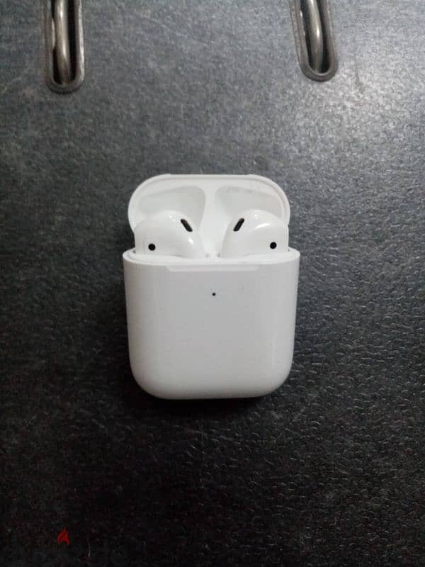 Apple AirPods 2 Wireless Original with Serial Number 100% Battery 1