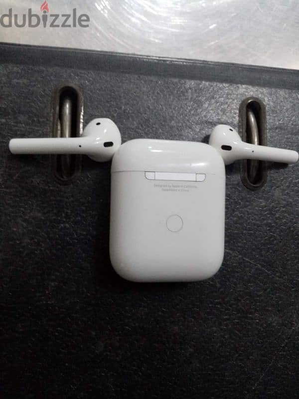 Apple AirPods 2 Wireless Original with Serial Number 100% Battery 4