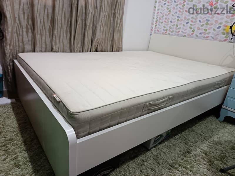 queen size bed  from ikea 2