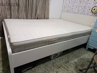 queen size bed