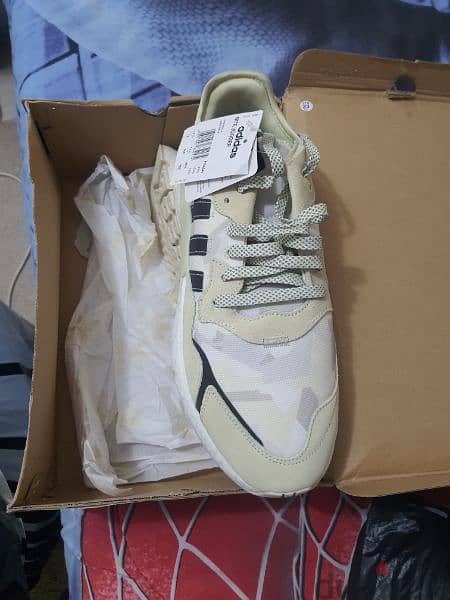 Original Adidas shose for sale size 46.5 new unused. 3