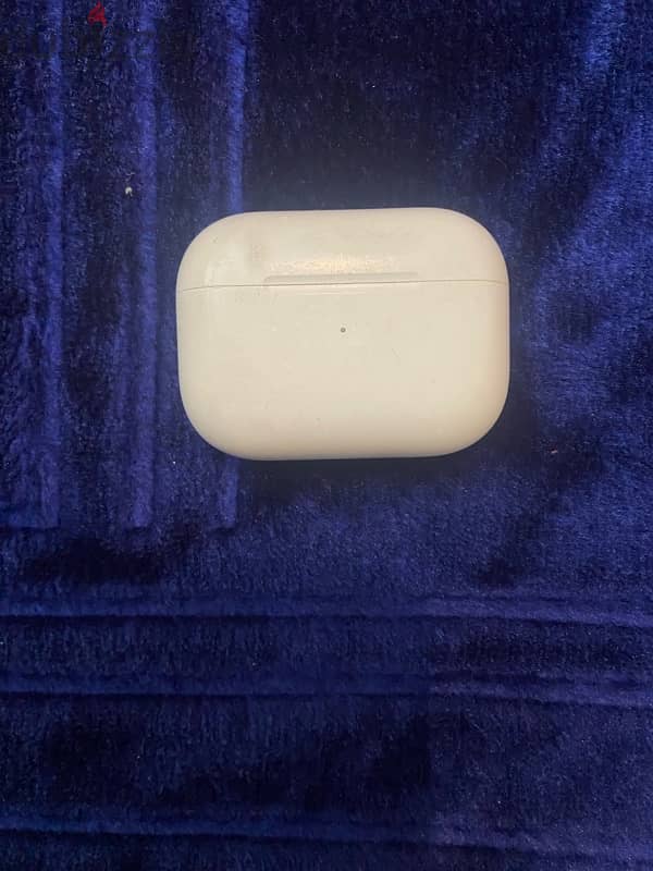 original AirPods Pro charging case for sale 0