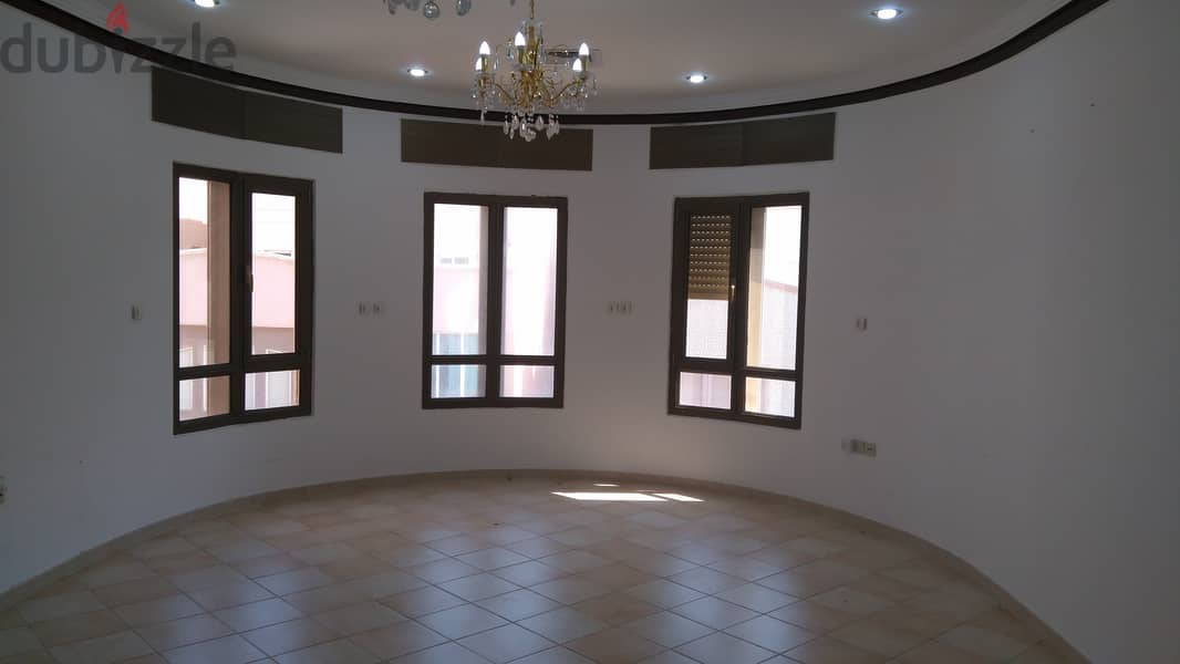 Spacious 5 bedroom floor in mangaf. 0