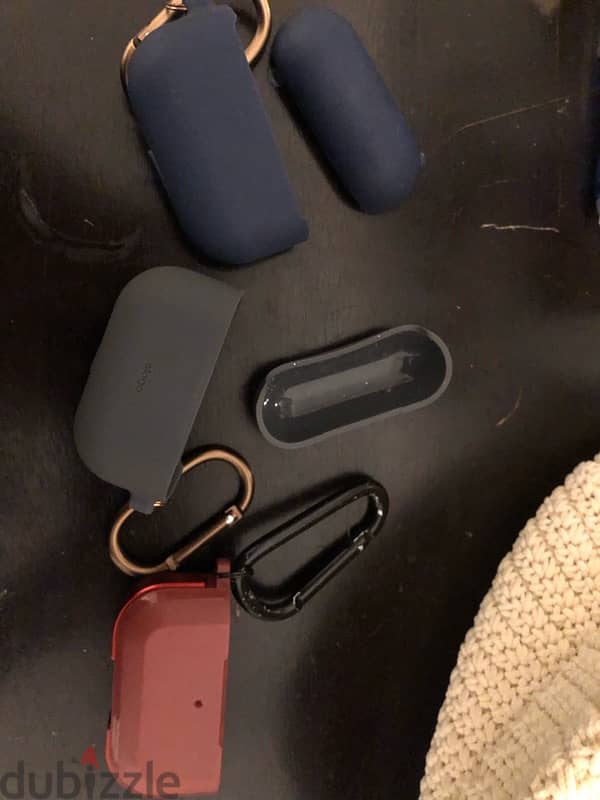 Apple AirPod PRO with 3 covers 1