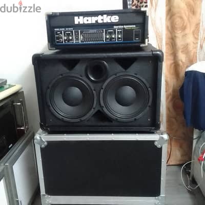 hartke bass guitar amp with hard box.