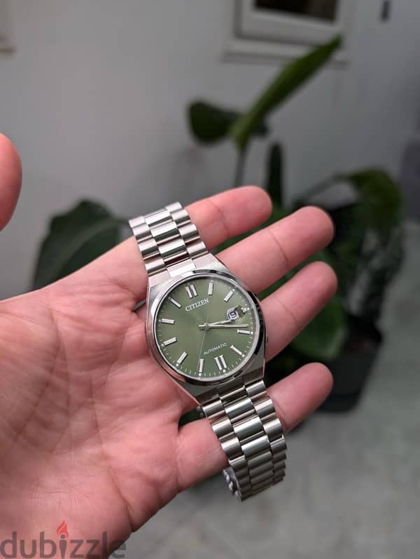 استعمال يوم Citizen x Pantone Tsuyosa 0