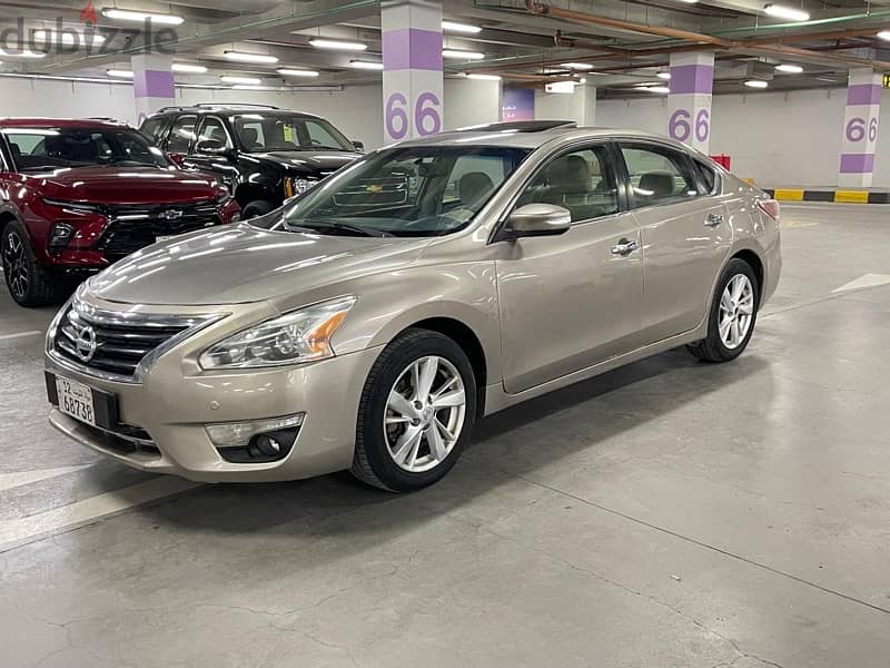 For sale Nissan Altima Model  2014 3