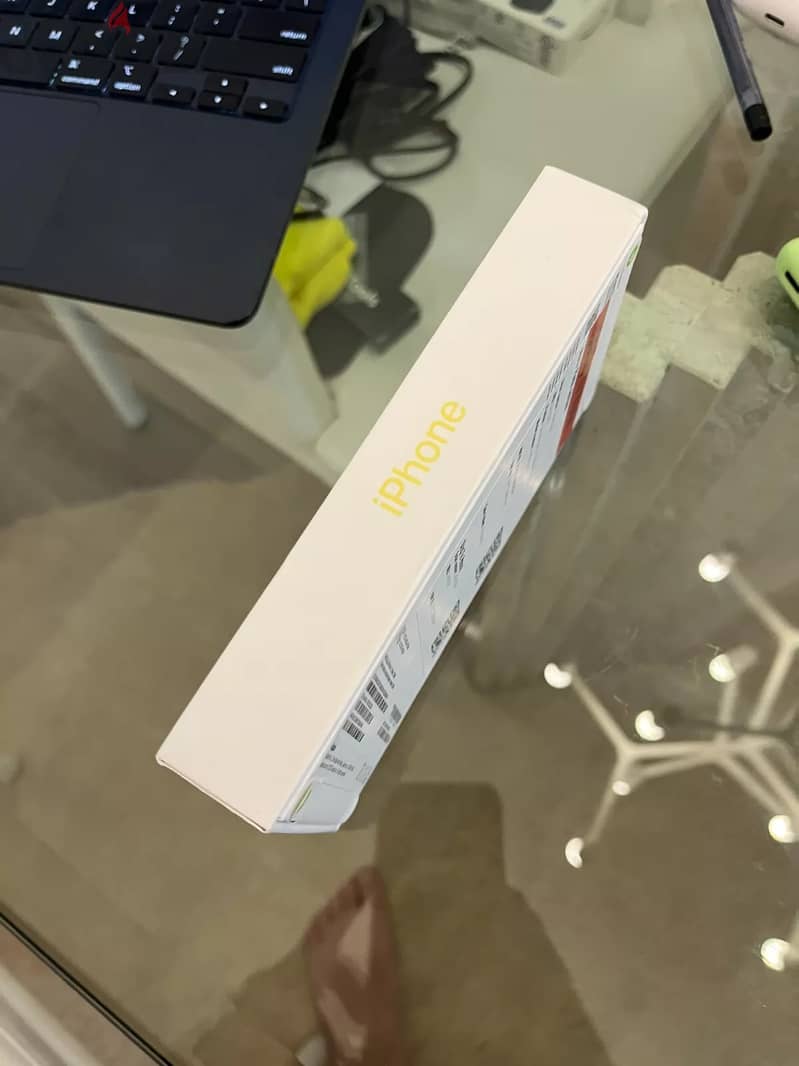 NEW Sealed Unlocked Apple iPhone 14 128GB Yellow OEM Apple Warranty! 8