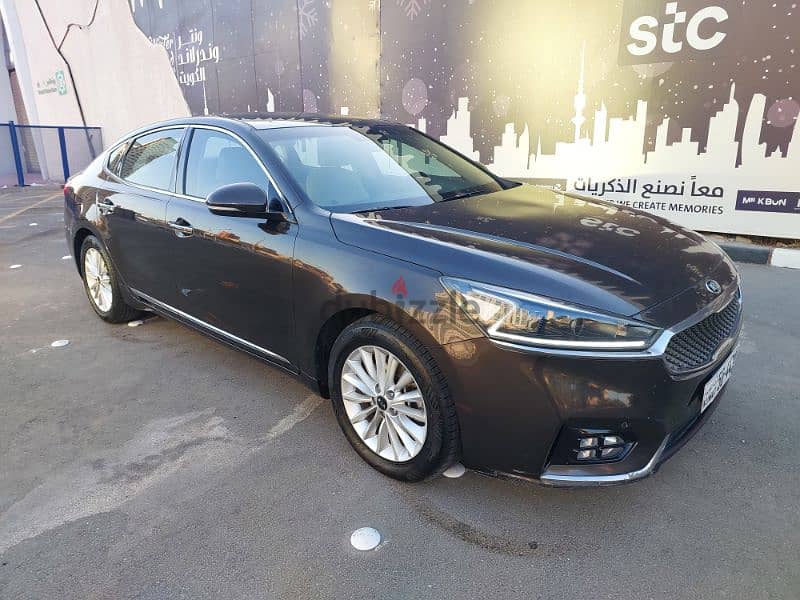 KIA cadenza . 2018 2