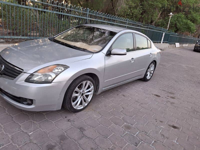 Nissan Altima 2009 1